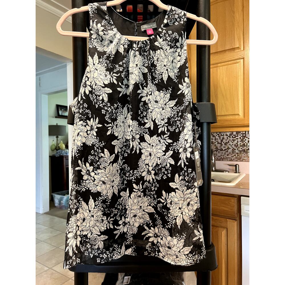 Top, Vince Camuto black/white floral, gathered neckline L, $28 NWT